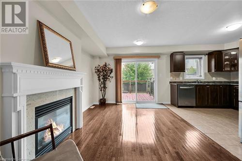 25 Newport Crescent, Hamilton, ON - Indoor Photo Showing Living Room With Fireplace