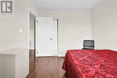 25 Newport Crescent, Hamilton, ON - Indoor Photo Showing Bedroom