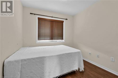 25 Newport Crescent, Hamilton, ON - Indoor Photo Showing Bathroom