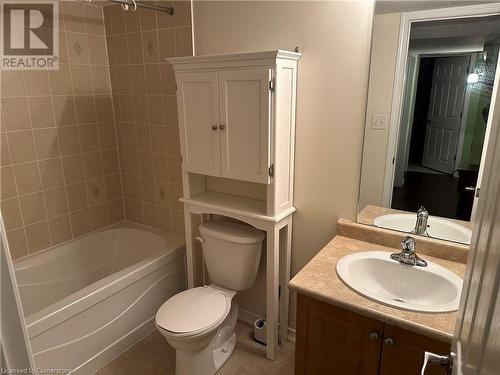 25 Newport Crescent, Hamilton, ON - Indoor Photo Showing Bathroom