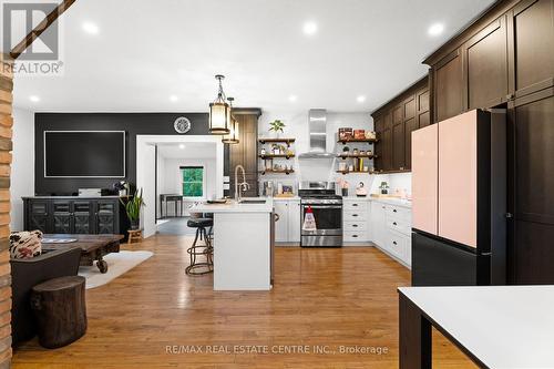 216 Victoria Street, Shelburne, ON - Indoor Photo Showing Kitchen With Upgraded Kitchen