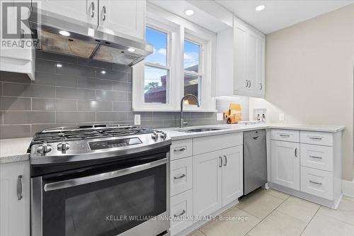 19 Homewood Avenue, Kitchener, ON - Indoor Photo Showing Kitchen With Upgraded Kitchen