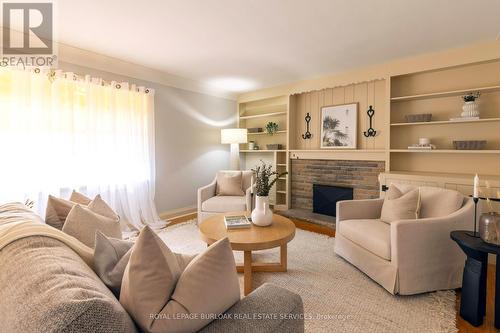 105 Brunswick Street, Brantford, ON - Indoor Photo Showing Living Room With Fireplace