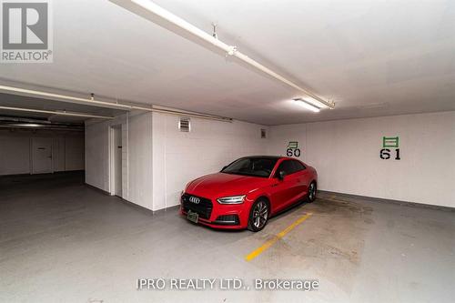 807 - 81 Robinson Street, Hamilton, ON - Indoor Photo Showing Garage