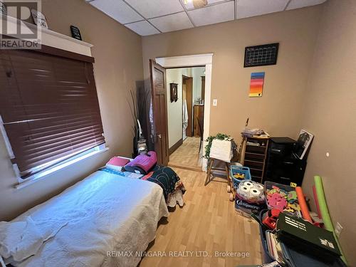 246 Kent Street, Port Colborne, ON - Indoor Photo Showing Bedroom