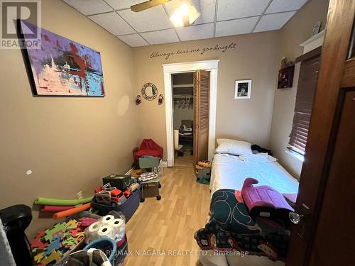 246 Kent Street, Port Colborne, ON - Indoor Photo Showing Bedroom