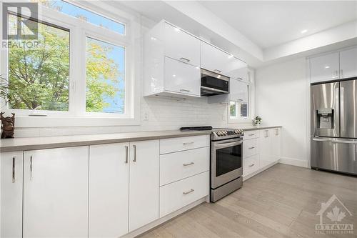 43 Rossland Avenue, Ottawa, ON - Indoor Photo Showing Kitchen With Upgraded Kitchen