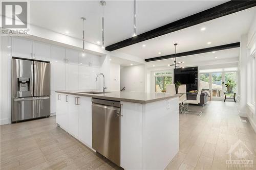 43 Rossland Avenue, Ottawa, ON - Indoor Photo Showing Kitchen With Upgraded Kitchen