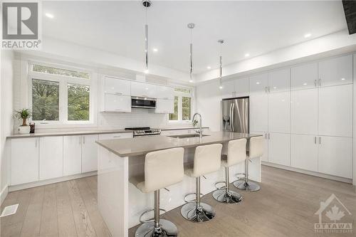 43 Rossland Avenue, Ottawa, ON - Indoor Photo Showing Kitchen With Upgraded Kitchen