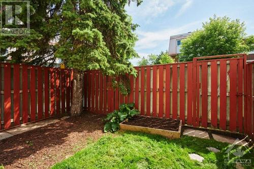 413 Miranda Private, Ottawa, ON - Outdoor