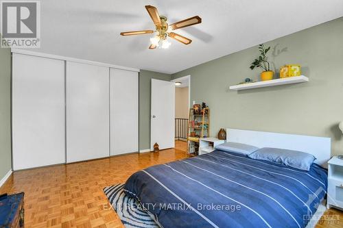 413 Miranda, Ottawa, ON - Indoor Photo Showing Bedroom