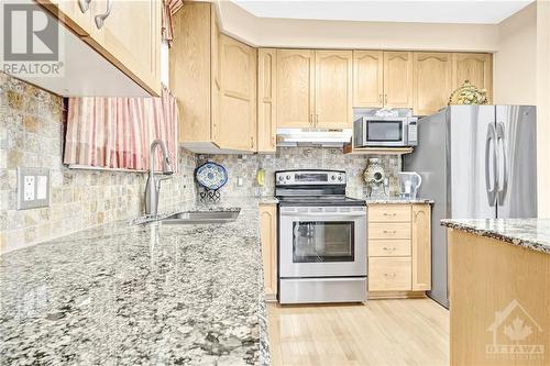 1144 Rocky Harbour Crescent, Ottawa, ON - Indoor Photo Showing Kitchen