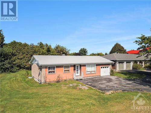 813 Notre Dame Street, Embrun, ON - Outdoor