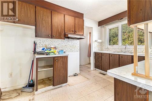 813 Notre Dame Street, Embrun, ON - Indoor Photo Showing Kitchen