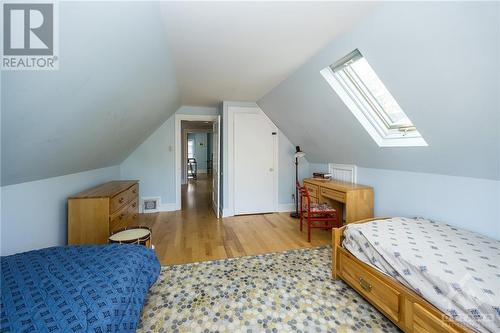 650 Gilmour Street, Ottawa, ON - Indoor Photo Showing Bedroom