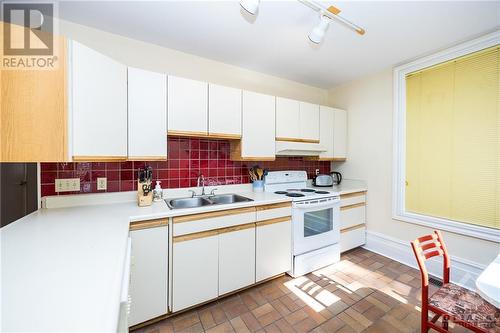 650 Gilmour Street, Ottawa, ON - Indoor Photo Showing Kitchen With Double Sink