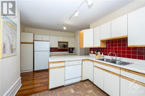 650 Gilmour Street, Ottawa, ON - Indoor Photo Showing Kitchen With Double Sink