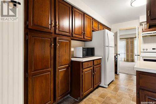 1042 Gryphons Walk, Regina, SK - Indoor Photo Showing Kitchen