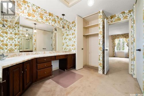 1042 Gryphons Walk, Regina, SK - Indoor Photo Showing Bathroom