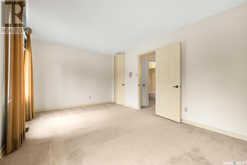 1042 Gryphons Walk, Regina, SK - Indoor Photo Showing Other Room