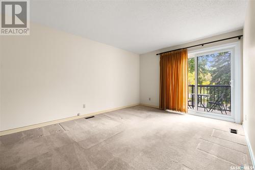 1042 Gryphons Walk, Regina, SK - Indoor Photo Showing Other Room