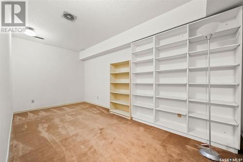 1042 Gryphons Walk, Regina, SK - Indoor Photo Showing Other Room