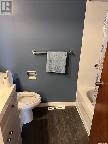 38 Kasper Crescent, Assiniboia, SK - Indoor Photo Showing Bathroom