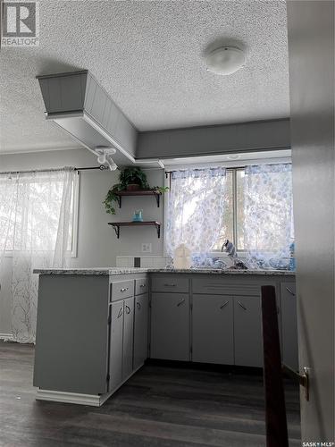 38 Kasper Crescent, Assiniboia, SK - Indoor Photo Showing Kitchen