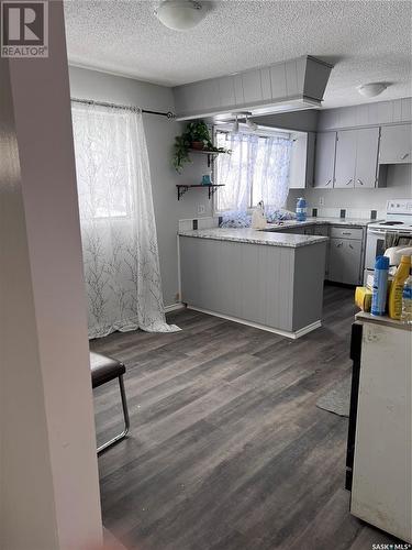 38 Kasper Crescent, Assiniboia, SK - Indoor Photo Showing Kitchen