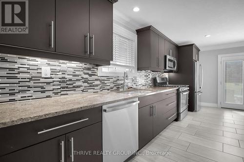 365 Hale Street, London, ON - Indoor Photo Showing Kitchen With Stainless Steel Kitchen With Upgraded Kitchen