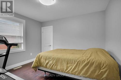 365 Hale Street, London, ON - Indoor Photo Showing Bedroom