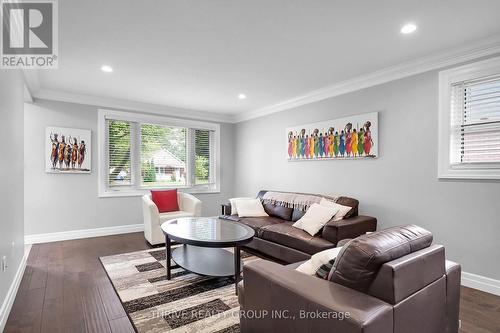 365 Hale Street, London, ON - Indoor Photo Showing Living Room