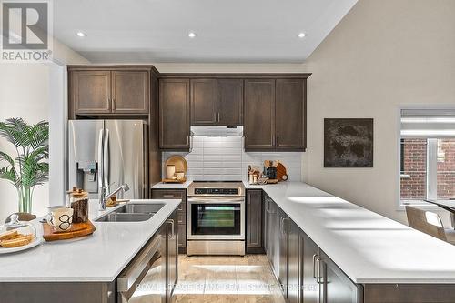 78 Holtby Court, Scugog (Port Perry), ON - Indoor Photo Showing Kitchen With Double Sink With Upgraded Kitchen