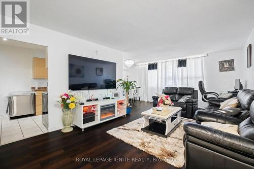 201 - 180 Markham Road, Toronto, ON - Indoor Photo Showing Living Room