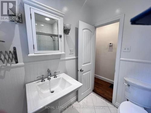 6 Clairlea Crescent, Toronto, ON - Indoor Photo Showing Bathroom