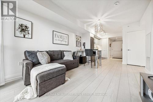 529 - 26 Gibbs Road, Toronto, ON - Indoor Photo Showing Living Room