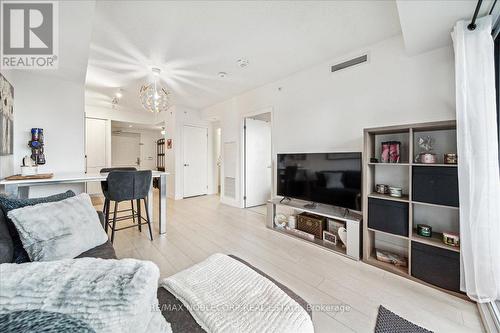 529 - 26 Gibbs Road, Toronto, ON - Indoor Photo Showing Living Room