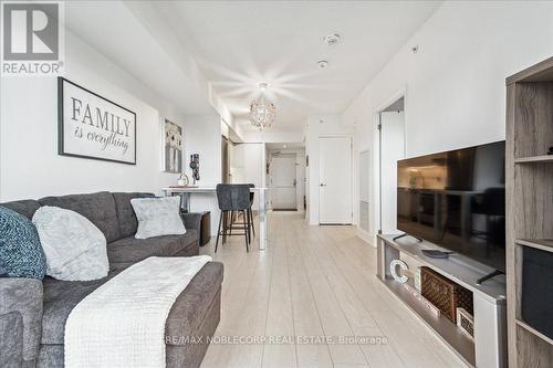 529 - 26 Gibbs Road, Toronto, ON - Indoor Photo Showing Living Room