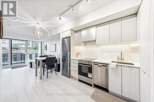 529 - 26 Gibbs Road, Toronto, ON - Indoor Photo Showing Kitchen With Upgraded Kitchen