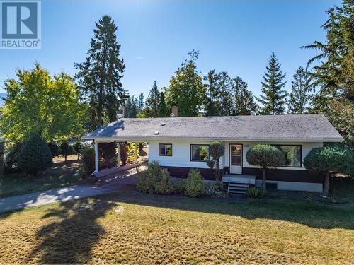 1031 7Th  N Avenue, Creston, BC - Outdoor