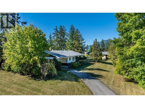 1031 7Th  N Avenue, Creston, BC - Outdoor