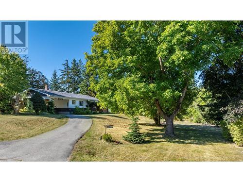 1031 7Th  N Avenue, Creston, BC - Outdoor