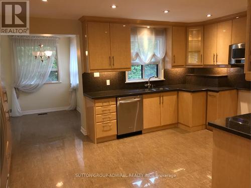 129 Crestwood Road, Vaughan, ON - Indoor Photo Showing Kitchen With Double Sink