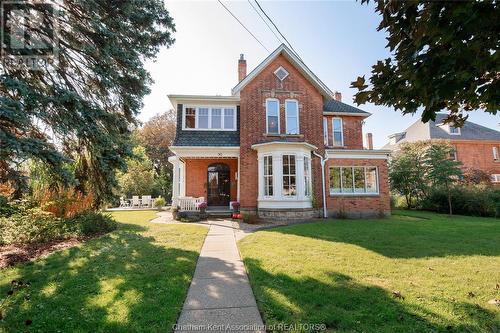 90 Park Street, Chatham, ON - Outdoor With Facade