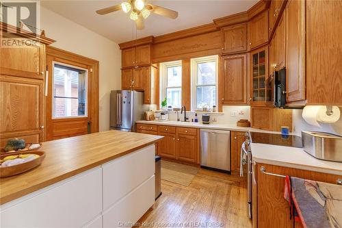 90 Park Street, Chatham, ON - Indoor Photo Showing Kitchen