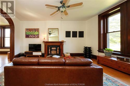 90 Park Street, Chatham, ON - Indoor Photo Showing Living Room With Fireplace