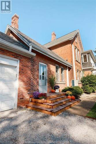 90 Park Street, Chatham, ON - Outdoor