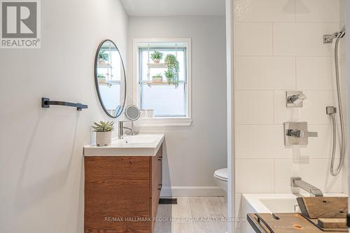 65 Melrose Avenue, Barrie, ON - Indoor Photo Showing Bathroom