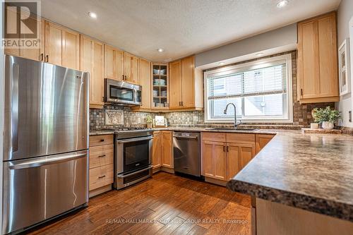 65 Melrose Avenue, Barrie, ON - Indoor Photo Showing Kitchen