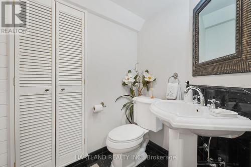 9249 Sixth Line, Halton Hills, ON - Indoor Photo Showing Bathroom